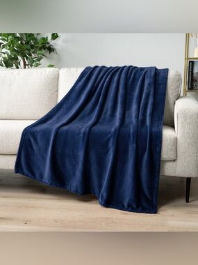NWT Plush Micro-Mink Sherpa Throw Blanket - Deep Navy